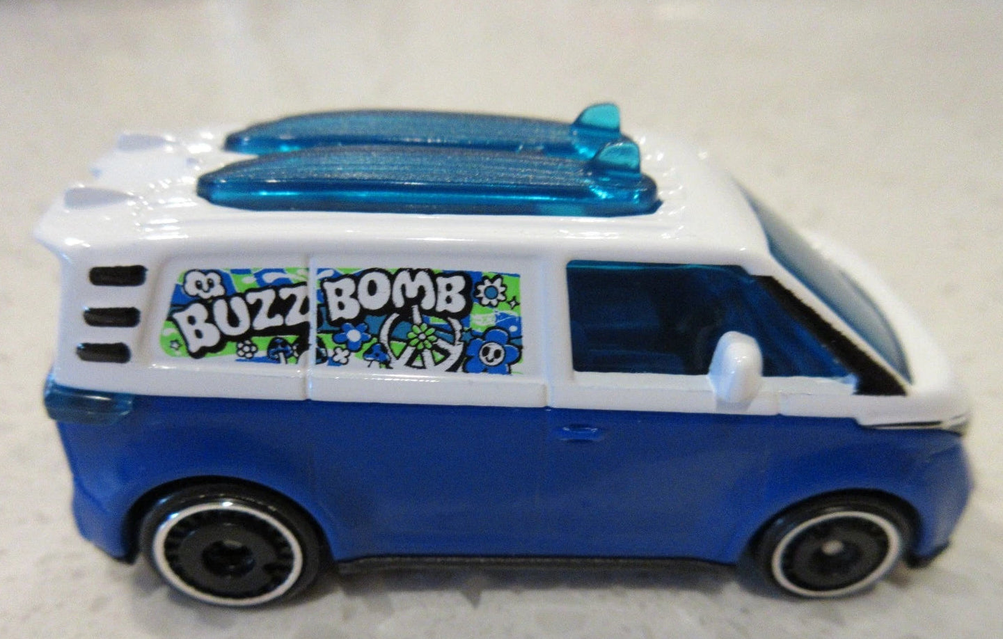 Hot Wheels 2026 #086/250, VW ID. Buzz Bomb, NEW/LOOSE, white & blue