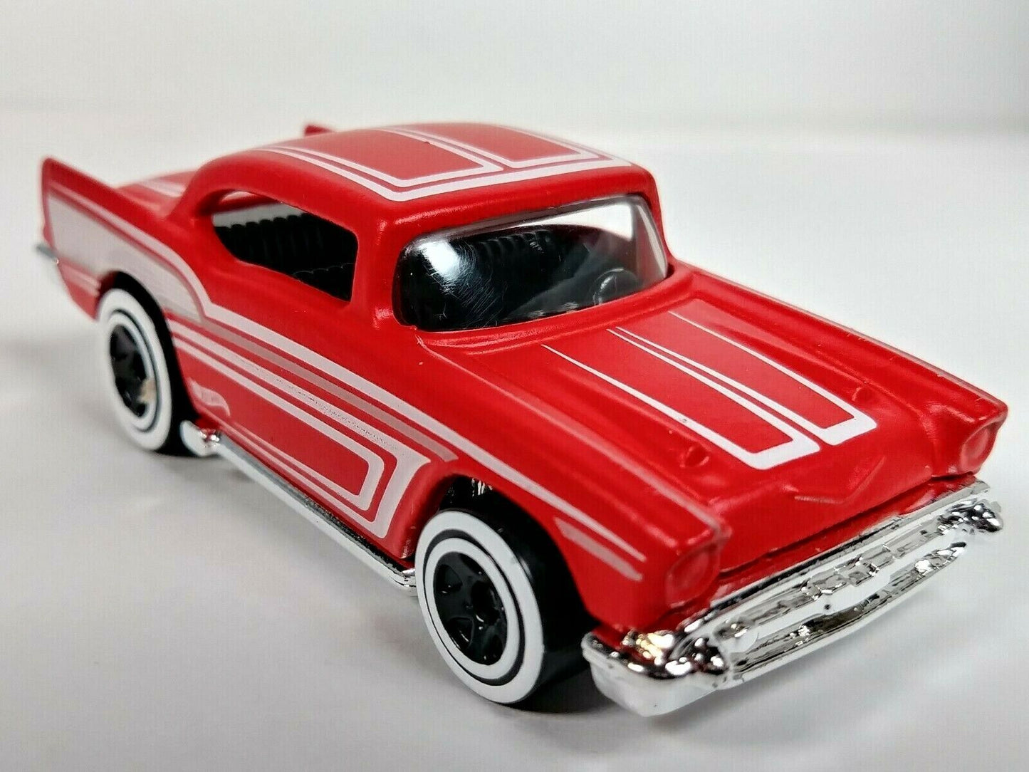 Hot Wheels 2022 #044/250 '57 Chevy, red