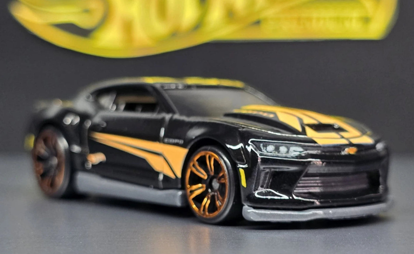 Hot Wheels 2025 Neon Speeders, Mix 2 7:8 2018 COPO Camaro SS, NEW/LOOSE
