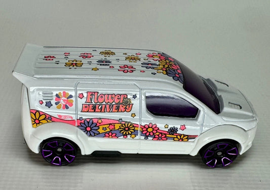 Hot Wheels 2024 #216/250 Ford Transit Connect, TREASURE HUNT, NEW/LOOSE, white