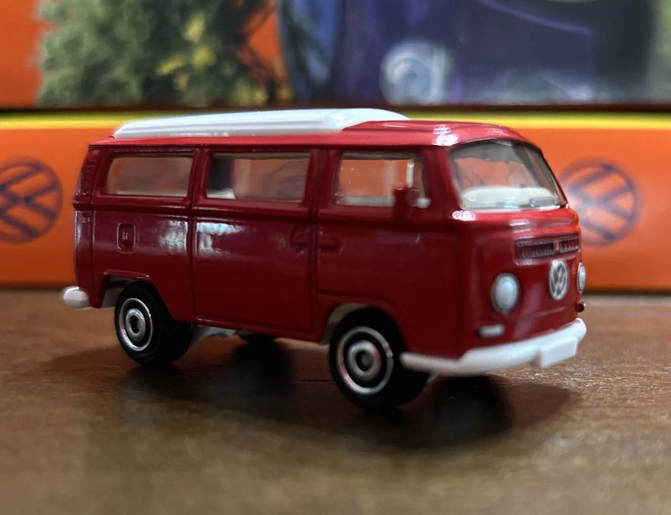 Matchbox Volkswagen 1970 T2 Bus, NEW/LOOSE, red