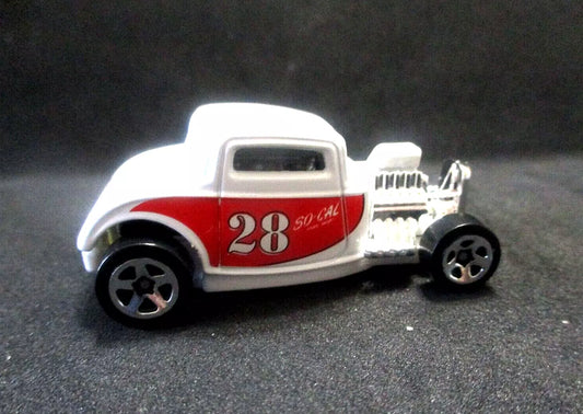 Hot Wheels 2023 #124/250 '32 Ford, NEW/LOOSE, white