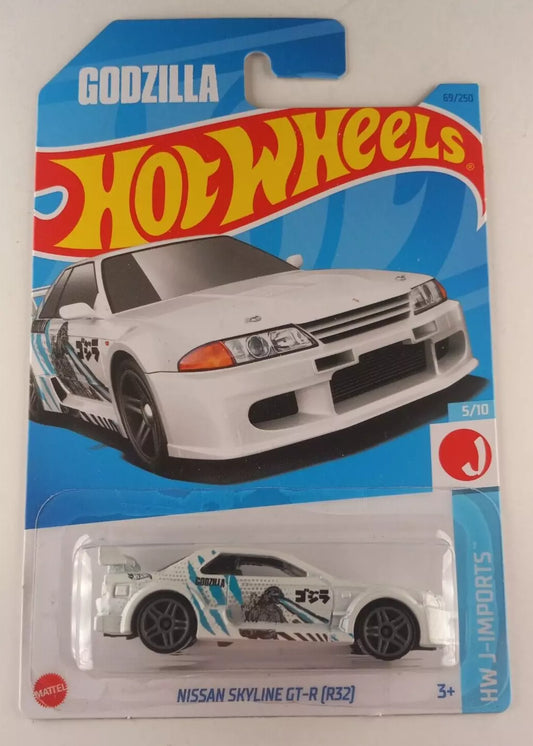 Hot Wheels 2023 #069/250 Nissan Skyline GT-R (R32), white