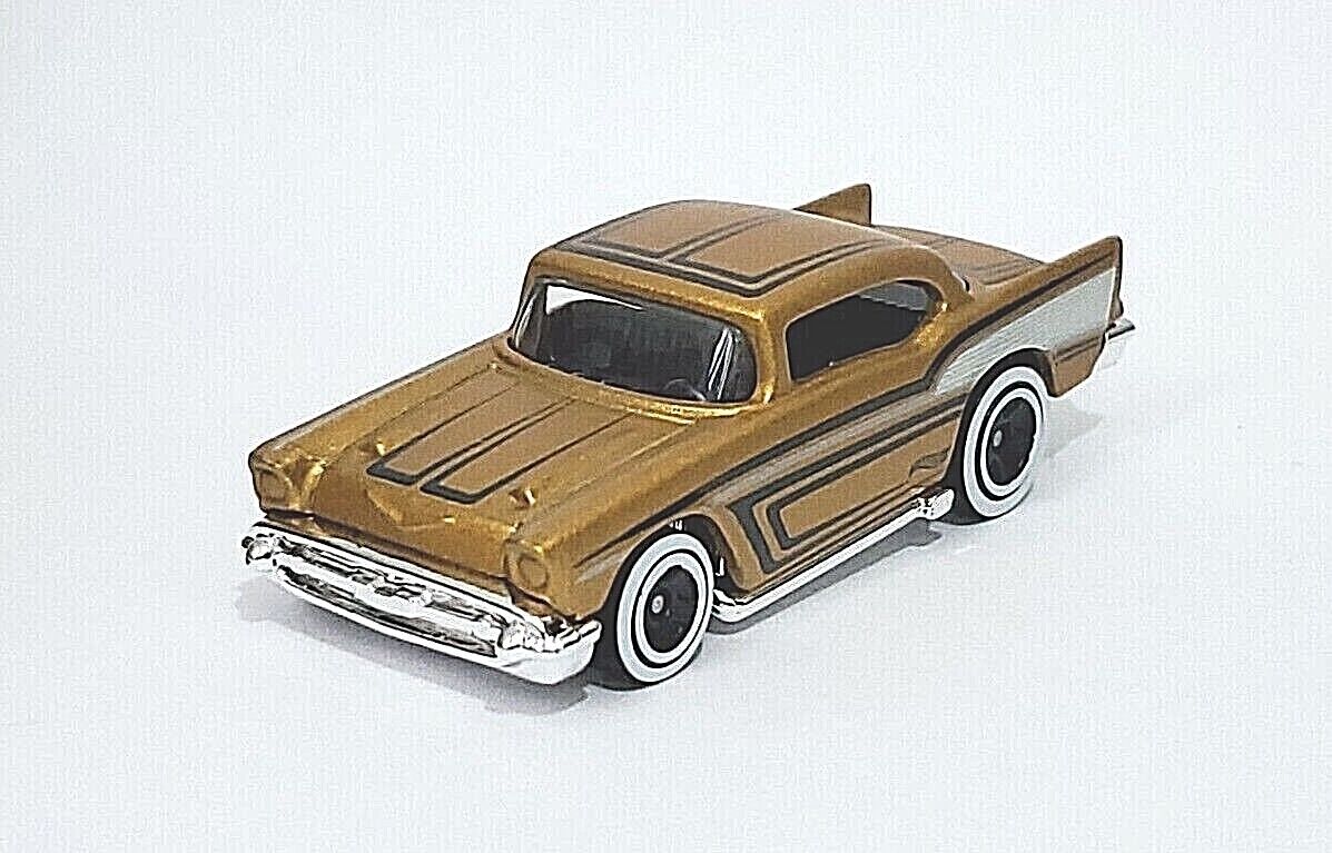 Hot Wheels 2022 #044/250 '57 Chevy, gold