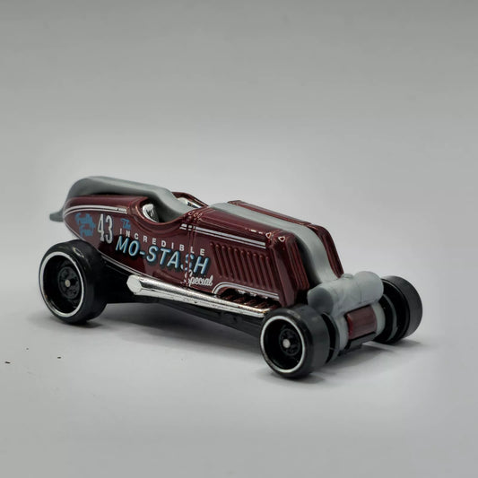 Hot Wheels 2024 #073/250 Mo-Stash, NEW/LOOSE, maroon