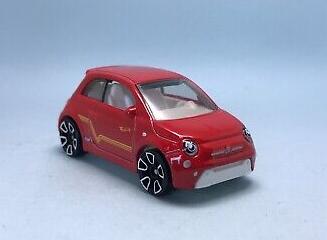 Hot Wheels 2023 #144/250 Fiat 500e, NEW/LOOSE, red