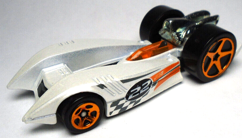 Hot Wheels 2013 Multipack Exclusive, Duel Fueler, NEW/LOOSE, white