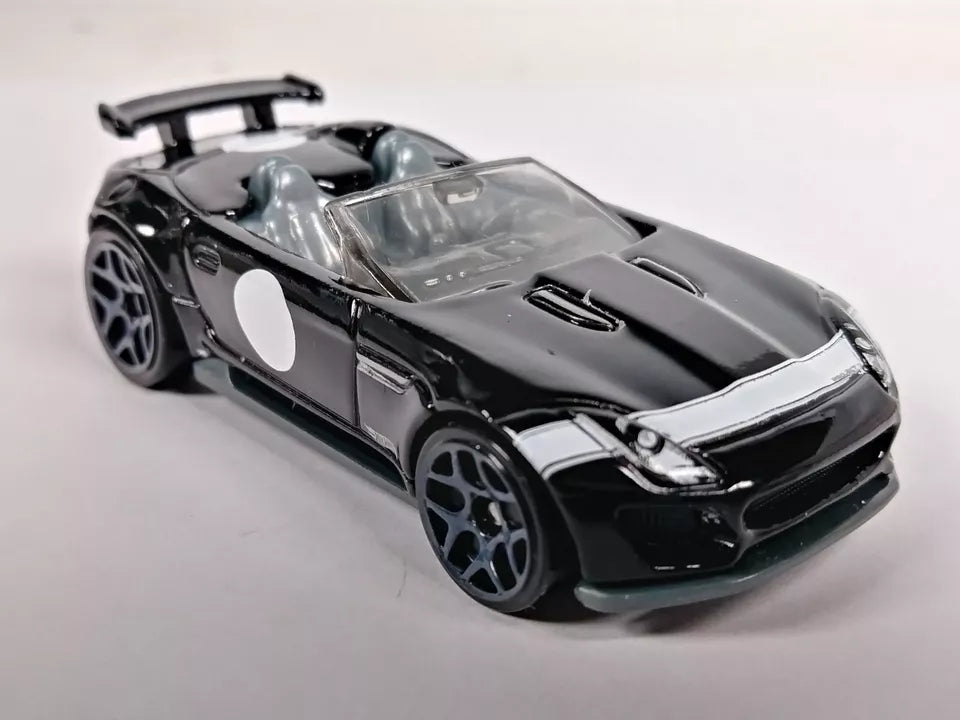 Hot Wheels 2017 #141/365 '15 Jaguar F-Type Project 7, NEW/LOOSE, black