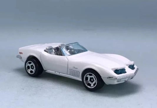 Hot Wheels 2024 #047/250 '72 Stingray Convertible, NEW/LOOSE, white