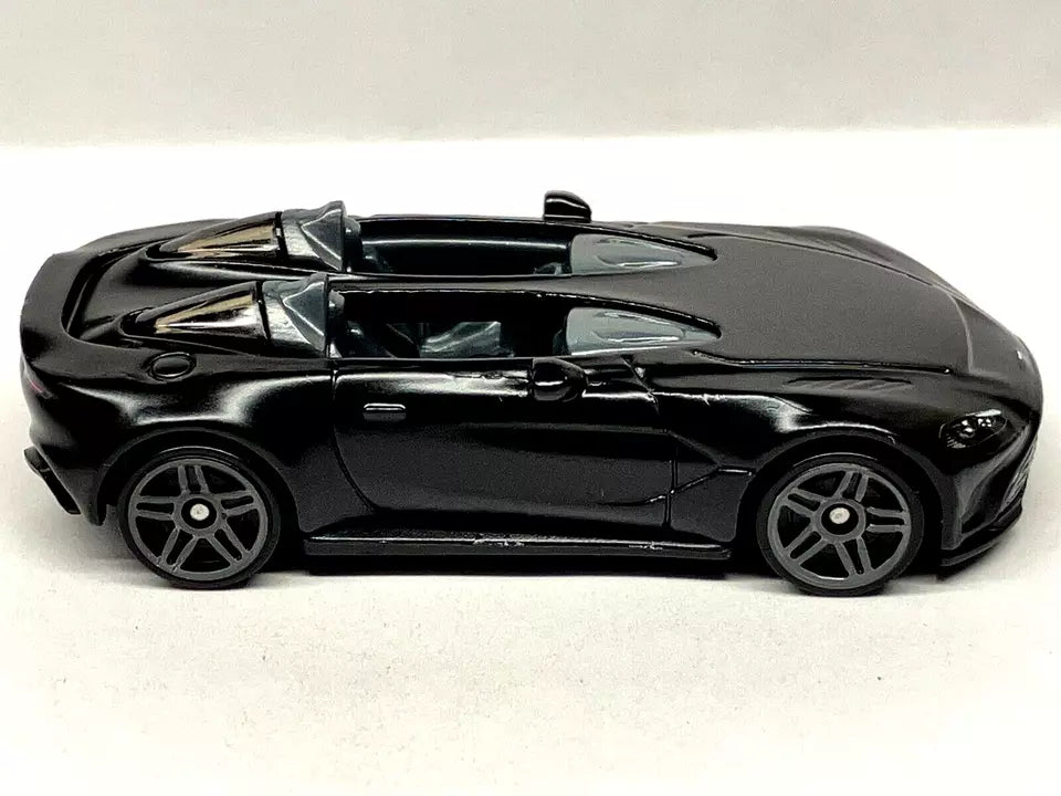 Hot Wheels 2022 #183/250 Aston Martin V12 Speedster, NEW/LOOSE, black
