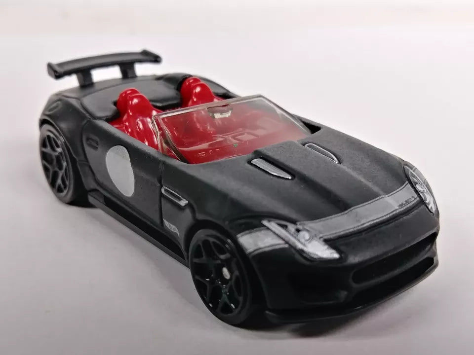 Hot Wheels 2022 Multipack Exclusive '15 Jaguar F-Type Project 7, black/red interior