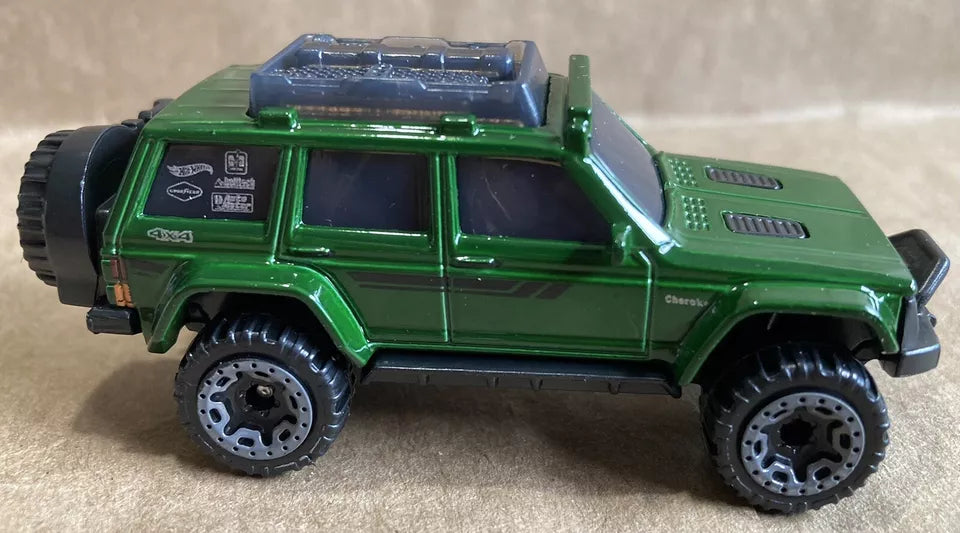 Hot Wheels 2022 #150/250 '95 Jeep Cherokee, NEW/LOOSE, dark green