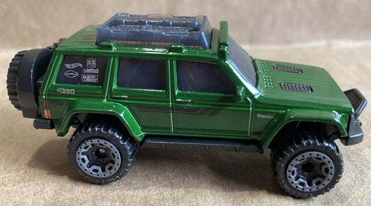 Hot Wheels 2022 #150/250 '95 Jeep Cherokee, NEW/LOOSE, dark green