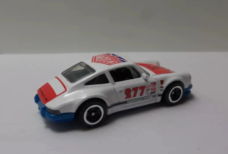 Hot Wheels 2023 #126/250 '71 Porsche 911, NEW/LOOSE, white/red hood (Urban Outlaw livery)