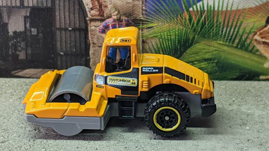 Matchbox 2022 #004/100 Road Roller, NEW/LOOSE, yellow