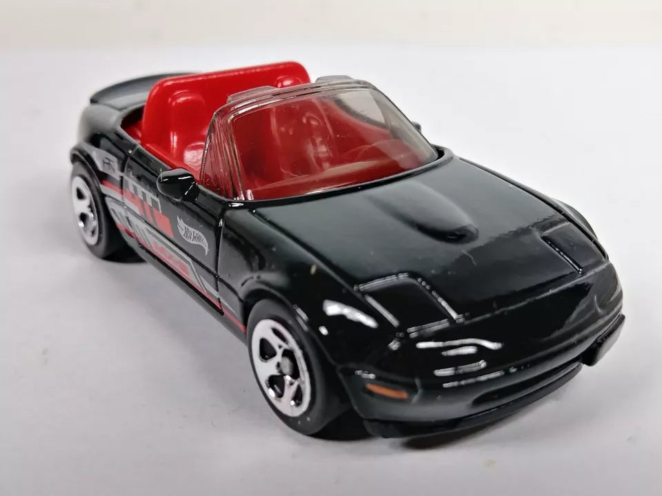 Hot Wheels 2024 #120/250 '91 Mazda MX-5 Miata, NEW/LOOSE, black