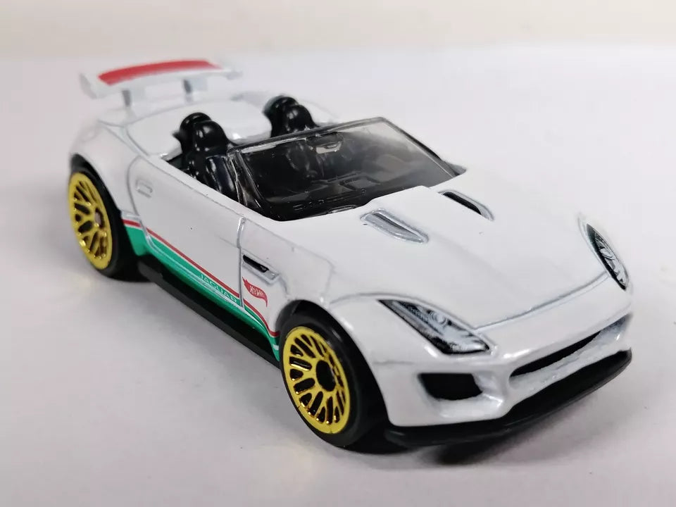 Hot Wheels 2024 #116/250 '15 Jaguar F-Type Project 7, NEW/LOOSE, white