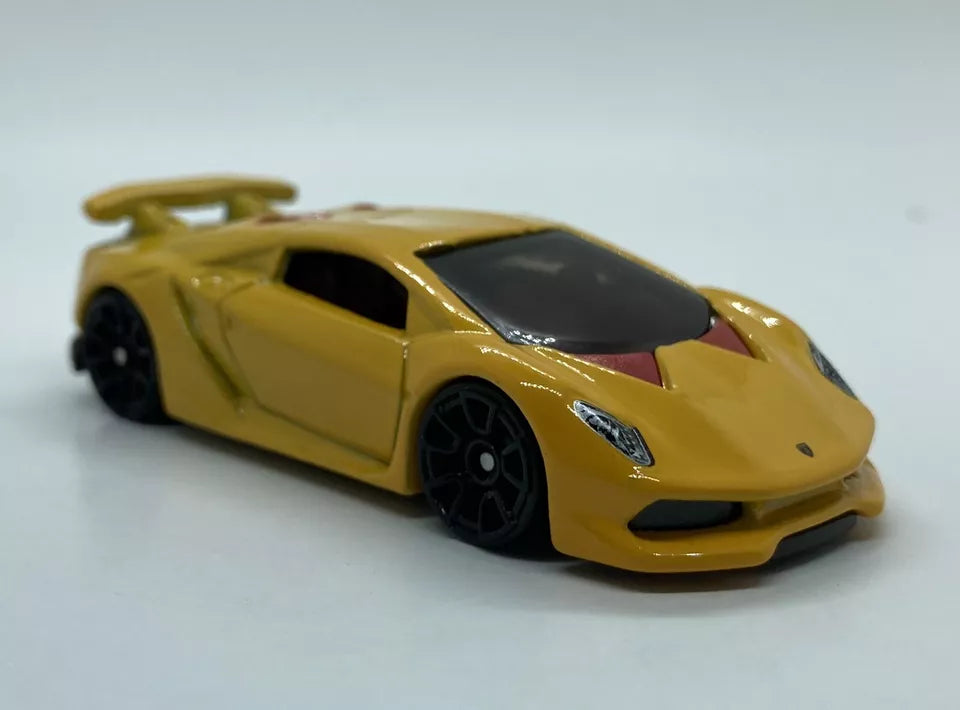 Hot Wheels 2022 Multipack Exclusive Lamborghini Sesto Elemento, PREOWNED/LOOSE, yellow